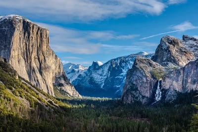 The classic Tunnel View of El Capitan, Half Dome and Cathedral Rocks, Yosemite